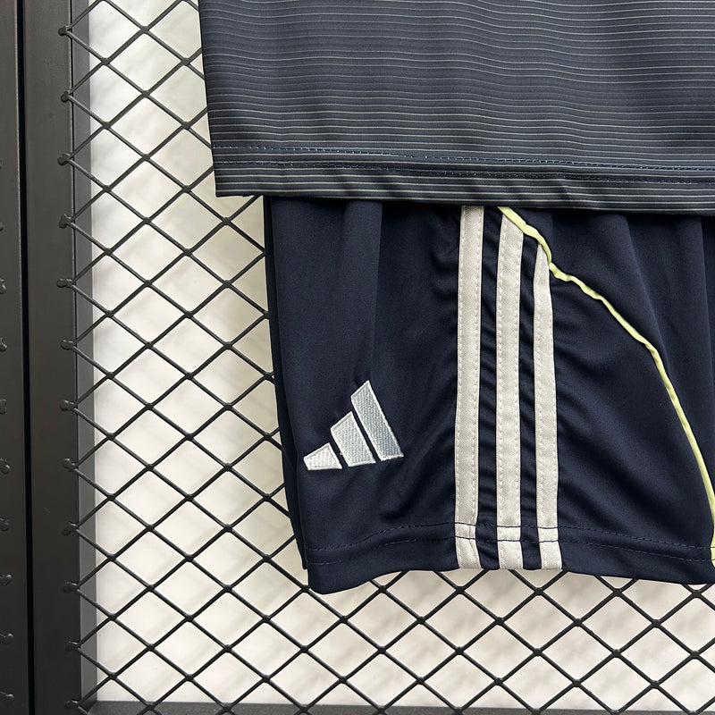 Conjunto Infantil Real Madrid away 2025/26